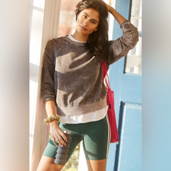 🆕 NWT Anthropologie • T.La Ruched Sweatshirt • Medium • Black - Picture 5 of 14